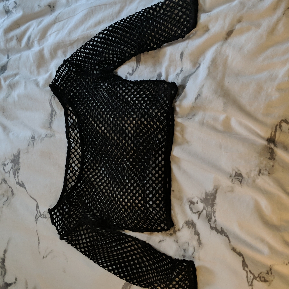 Fishnet 3/4 sleeve crop top